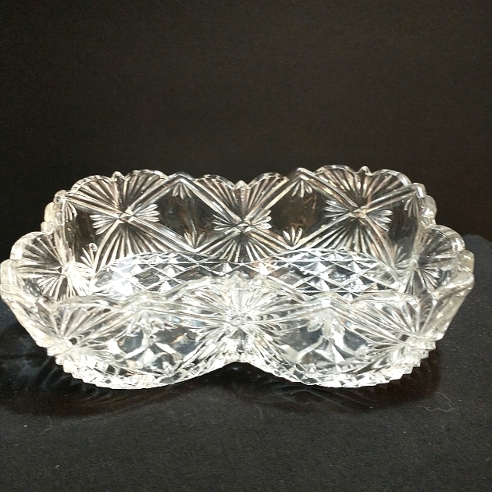 VTG Unique Clear Pressed Cut glass  Floral diamond starburst decorative Bowl